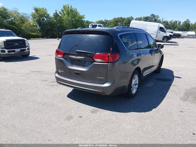 CHRYSLER PACIFICA