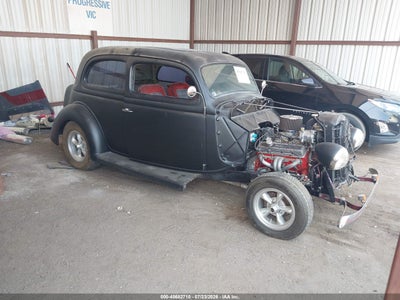 1936 Ford Sedan