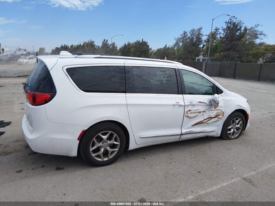 CHRYSLER PACIFICA