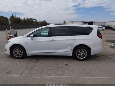 CHRYSLER PACIFICA
