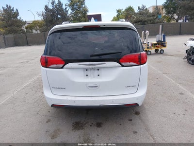 CHRYSLER PACIFICA