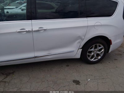 CHRYSLER PACIFICA