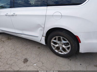 CHRYSLER PACIFICA