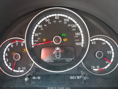 VOLKSWAGEN BEETLE