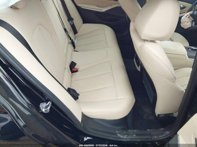 BMW 330E