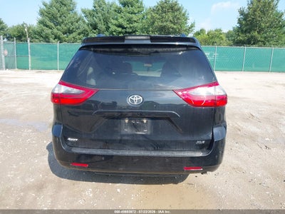 TOYOTA SIENNA