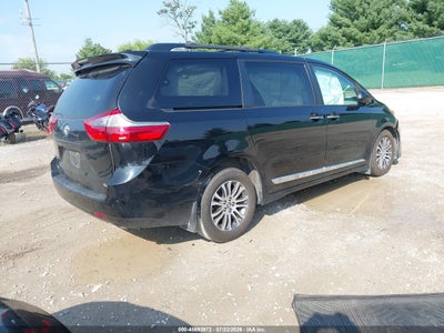 TOYOTA SIENNA