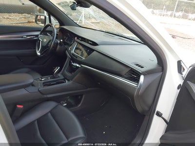 CADILLAC XT6