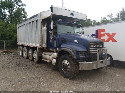 2007 Mack 700