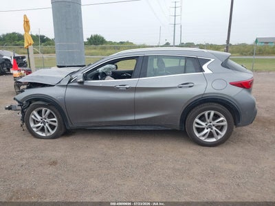 INFINITI QX30