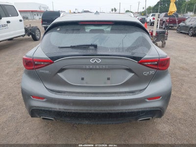 INFINITI QX30