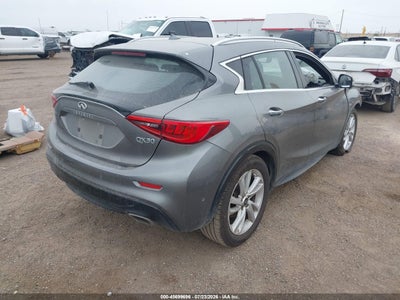 INFINITI QX30