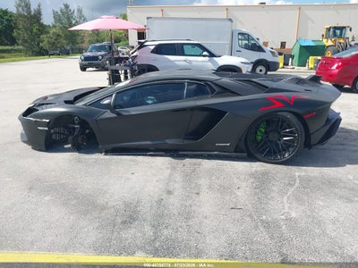 LAMBORGHINI AVENTADOR S