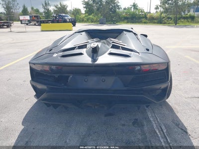 LAMBORGHINI AVENTADOR S