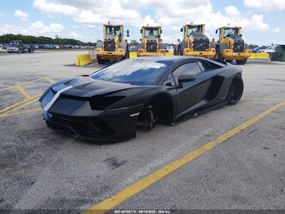 LAMBORGHINI AVENTADOR S