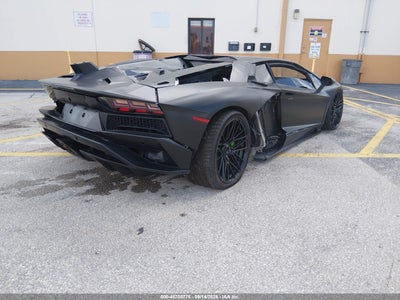 LAMBORGHINI AVENTADOR S
