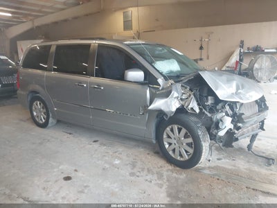 CHRYSLER TOWN & COUNTRY