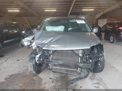 CHRYSLER TOWN & COUNTRY