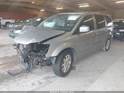CHRYSLER TOWN & COUNTRY