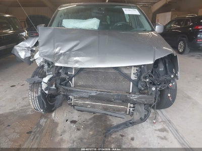 CHRYSLER TOWN & COUNTRY