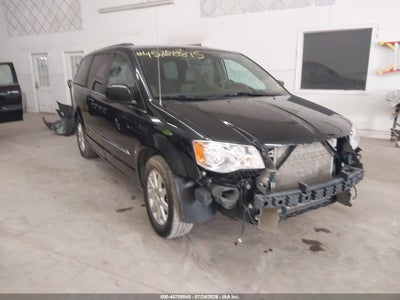 CHRYSLER TOWN & COUNTRY