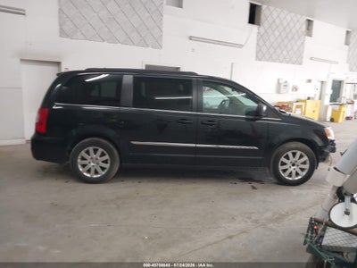CHRYSLER TOWN & COUNTRY