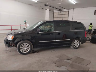CHRYSLER TOWN & COUNTRY