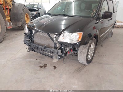 CHRYSLER TOWN & COUNTRY