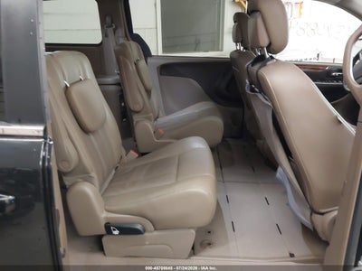 CHRYSLER TOWN & COUNTRY