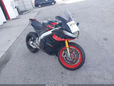 2022 Aprilia Rsv4