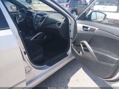 HYUNDAI VELOSTER