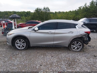 INFINITI QX30