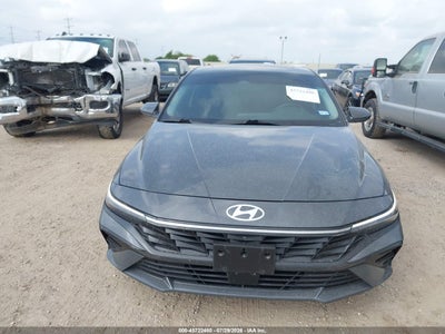 HYUNDAI ELANTRA