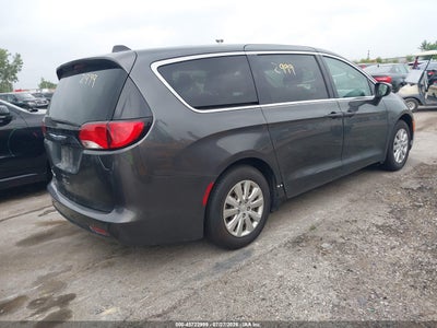 CHRYSLER PACIFICA