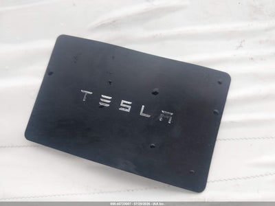 TESLA CYBERTRUCK