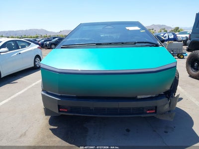 TESLA CYBERTRUCK