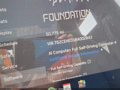 TESLA CYBERTRUCK