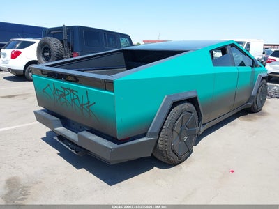 TESLA CYBERTRUCK