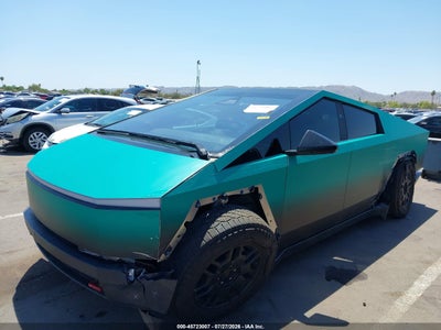 TESLA CYBERTRUCK