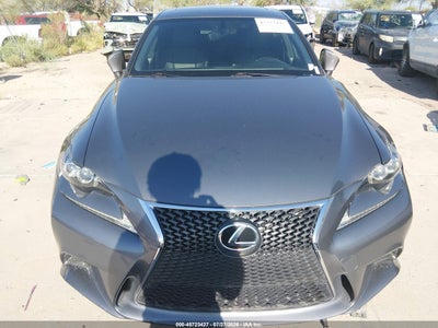 LEXUS IS 200T
