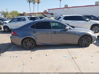 LEXUS IS 200T