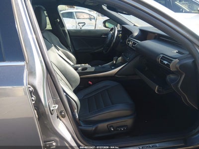 LEXUS IS 200T