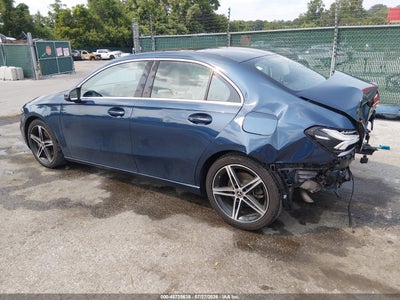 MERCEDES-BENZ A 220