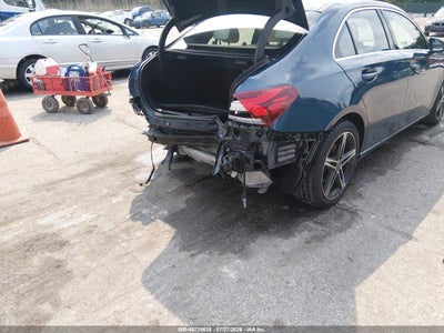 MERCEDES-BENZ A 220