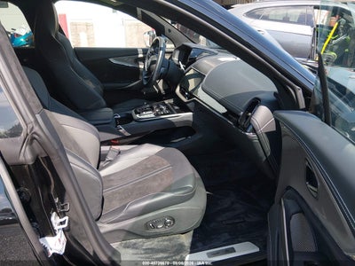 ASTON MARTIN DBX