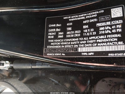 ASTON MARTIN DBX