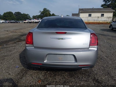 CHRYSLER 300