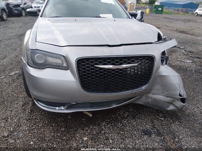 CHRYSLER 300