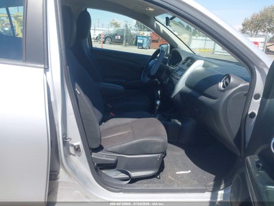 2016 NISSAN VERSA 5