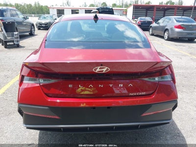 HYUNDAI ELANTRA